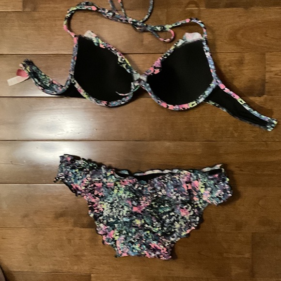 Victoria's Secret Floral Splash Bikini - Picture 2 of 3